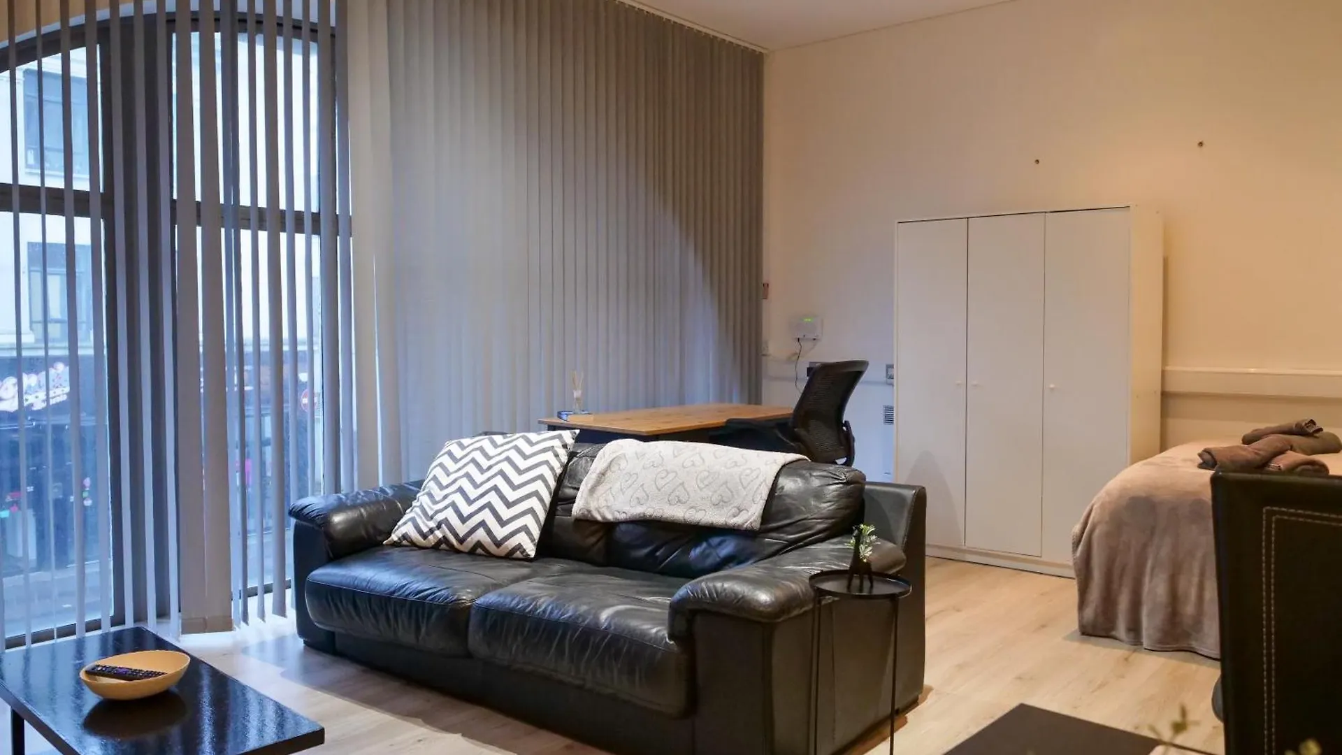 Spacious And Modern Studio Apartment Swansea City Centre 0*,  英国